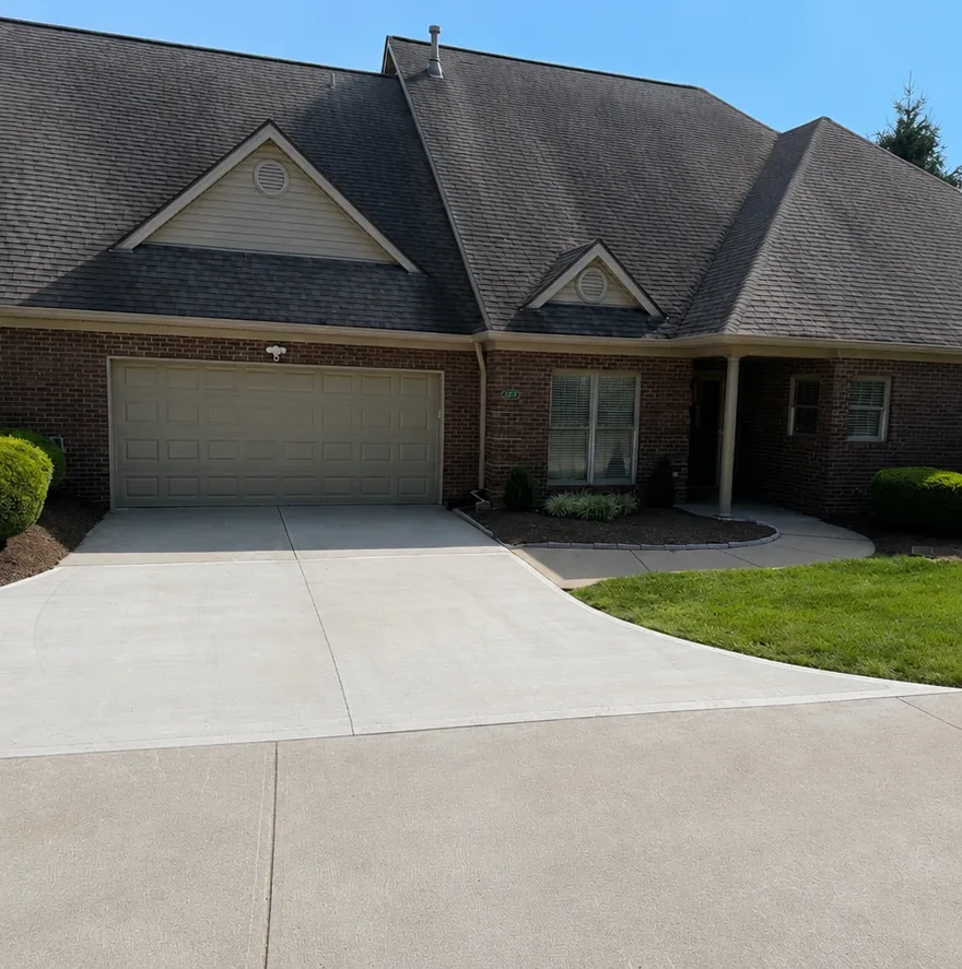 Lexington driveway pressure washing after