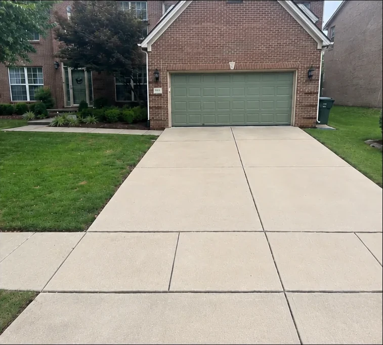 Driveway Cleaning in Lexington Kentucky after