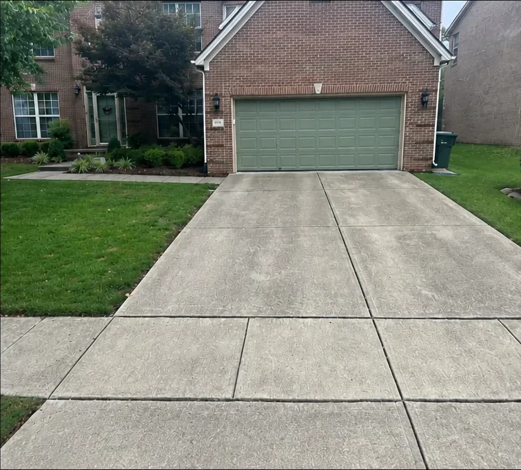 Driveway Cleaning in Lexington Kentucky before